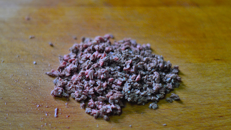 番茄牛肉粥(辅食)
,放凉之后切成细小的丁
