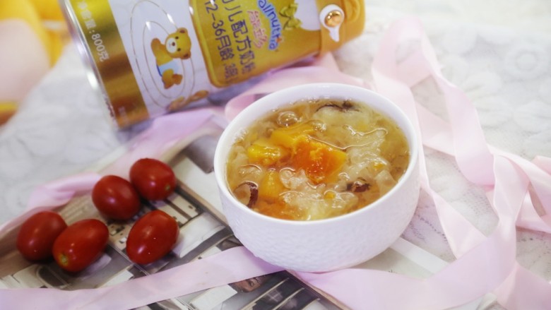 美食丨银耳木瓜牛奶羹 美容养颜饮品秒变宝宝营养辅食~,出锅的饮品大人就可以吃啦。