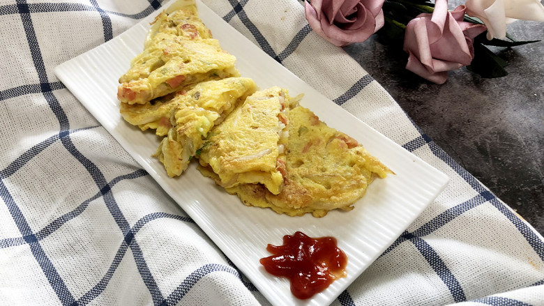 营养早餐豆芽饼,美味早餐豆芽饼完成了!