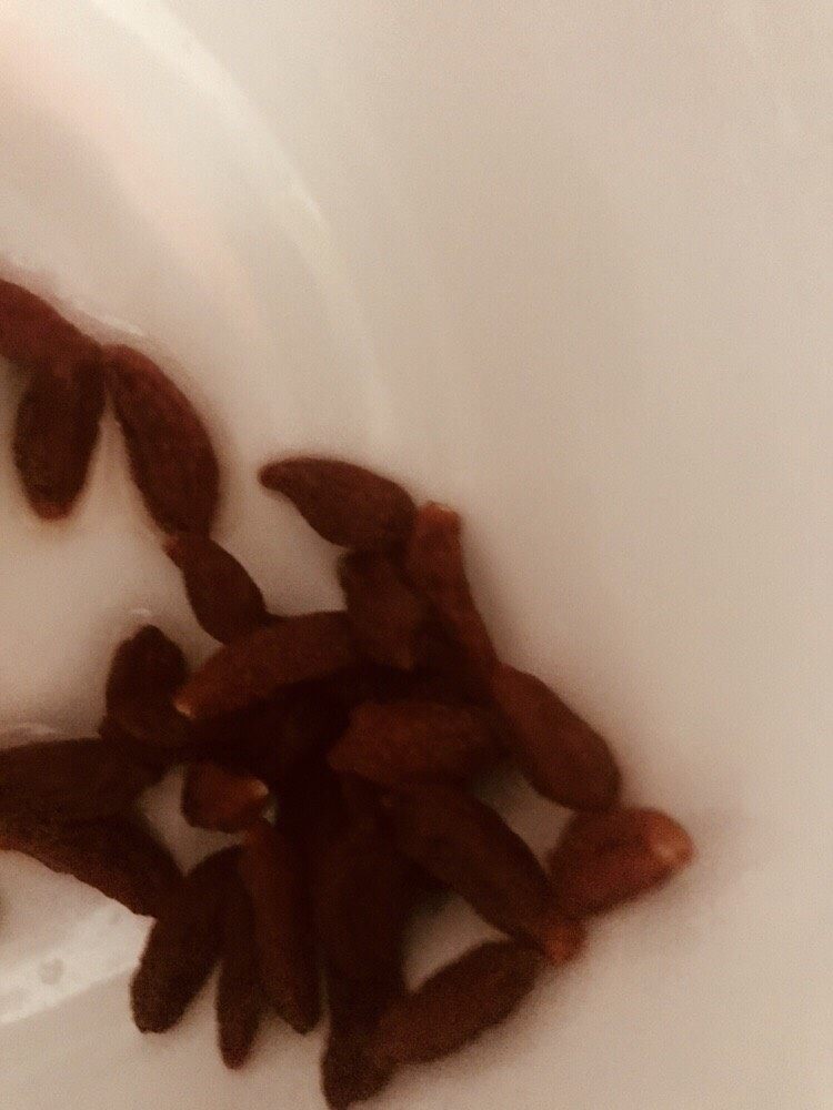 海米茭瓜,茭瓜变色后,味极鲜,枸杞