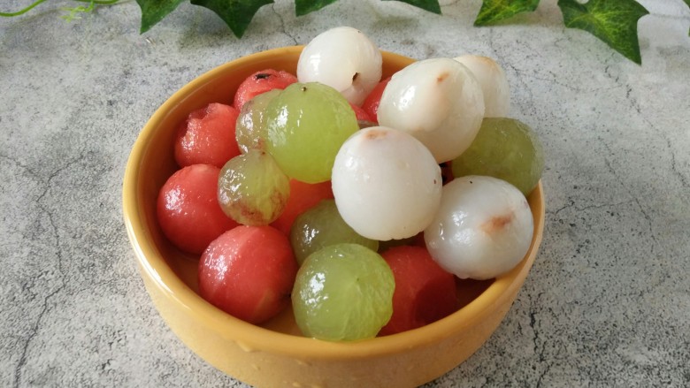 果然多气泡饮料,这虽然是所需要的水果,,其实也可以用其它水果代替嗷