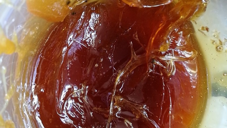 大暑处暑养生
黄芪黄精姜枣玫瑰八珍膏,麦芽糖隔水加热融化,便于倒出