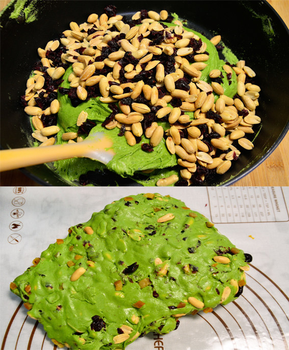 抹茶牛轧糖(棉花糖版),迅速倒入混合好的果仁,用刮刀将糖上下翻动,快速混合,再戴上手套将材料适当折叠,让材料分布更均匀融合好。