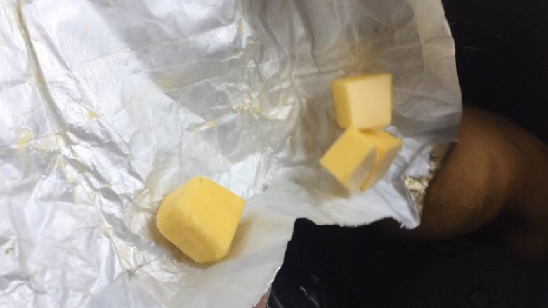 南瓜沙拉肉松小吐司
,面团搅拌至表面光滑(10分钟)后加入黄油一起搅拌
