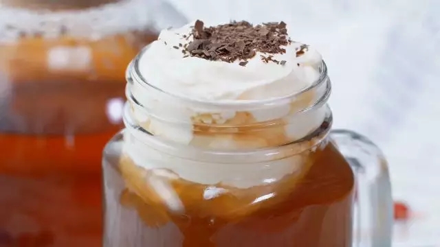 排长队才能喝得到的网红奶盖茶，原来在家也可以轻松做！