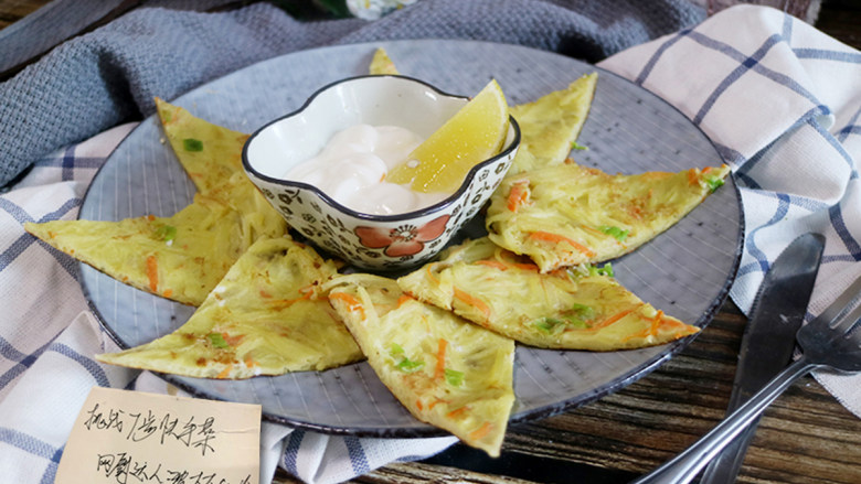 快手早餐 土豆丝饼,美味早餐土豆丝饼完成了！