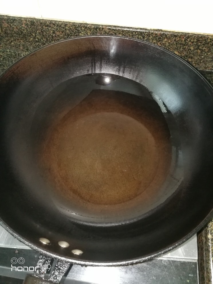 薄壳金不换(九层塔里的海瓜子),锅放油
