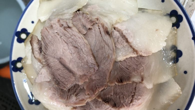 夏天这样吃:李庄白肉,摆盘
