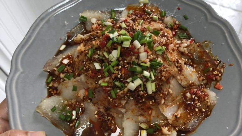 夏天这样吃:李庄白肉,撒上<a style='color:red;display:inline-block;' href='/shicai/ 3250'>葱</a>花