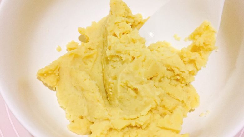 零失败+自制绿豆糕,绿豆泥看自己喜好来分,我豆沙馅的会多做点哈