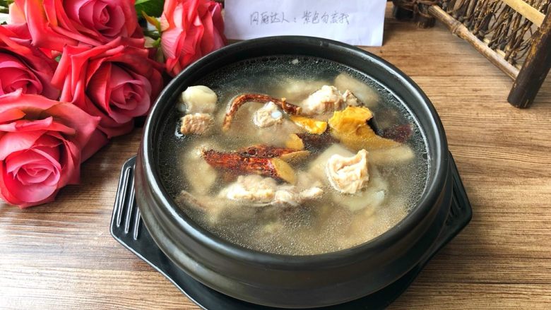 快手正餐 五指毛桃炖排骨,炖好出锅,特别清甜
