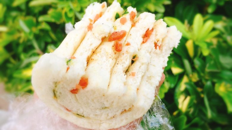 早餐+懒龙版葱花香肠卷,好好吃,😋😋😋😋😋
