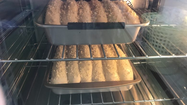 椰蓉酥粒排包—EAT风炉,关闭上管加热,开始热风循环烤。