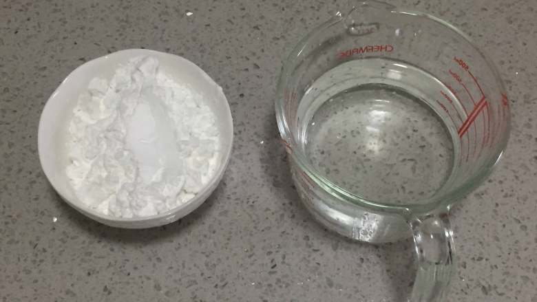 酸辣凉粉,原料图一张
