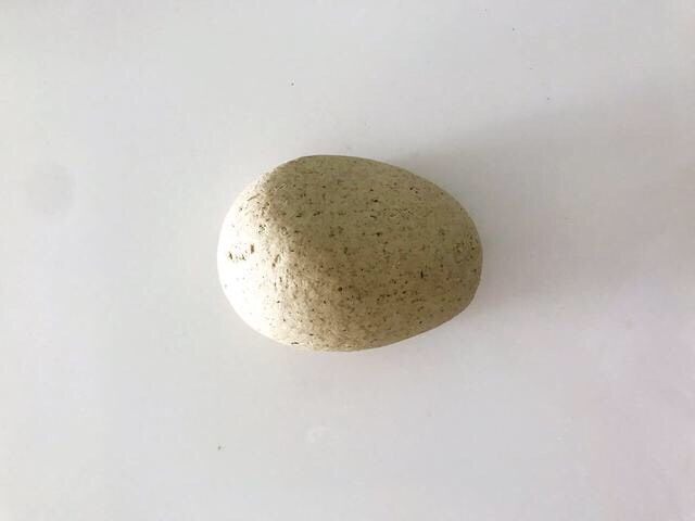 红豆圈的味道,分批加入面粉中,然后搅啊搅搅啊搅,做成光滑的面团盖保鲜膜发酵。