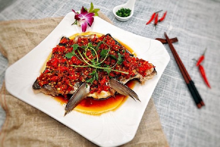鲜美<span style="color:red">剁</span><span style="color:red">椒</span><span style="color:red">鱼头</span>