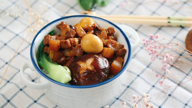 宝宝卤肉饭18m+,摆盘,宝宝版卤肉饭就做好啦~