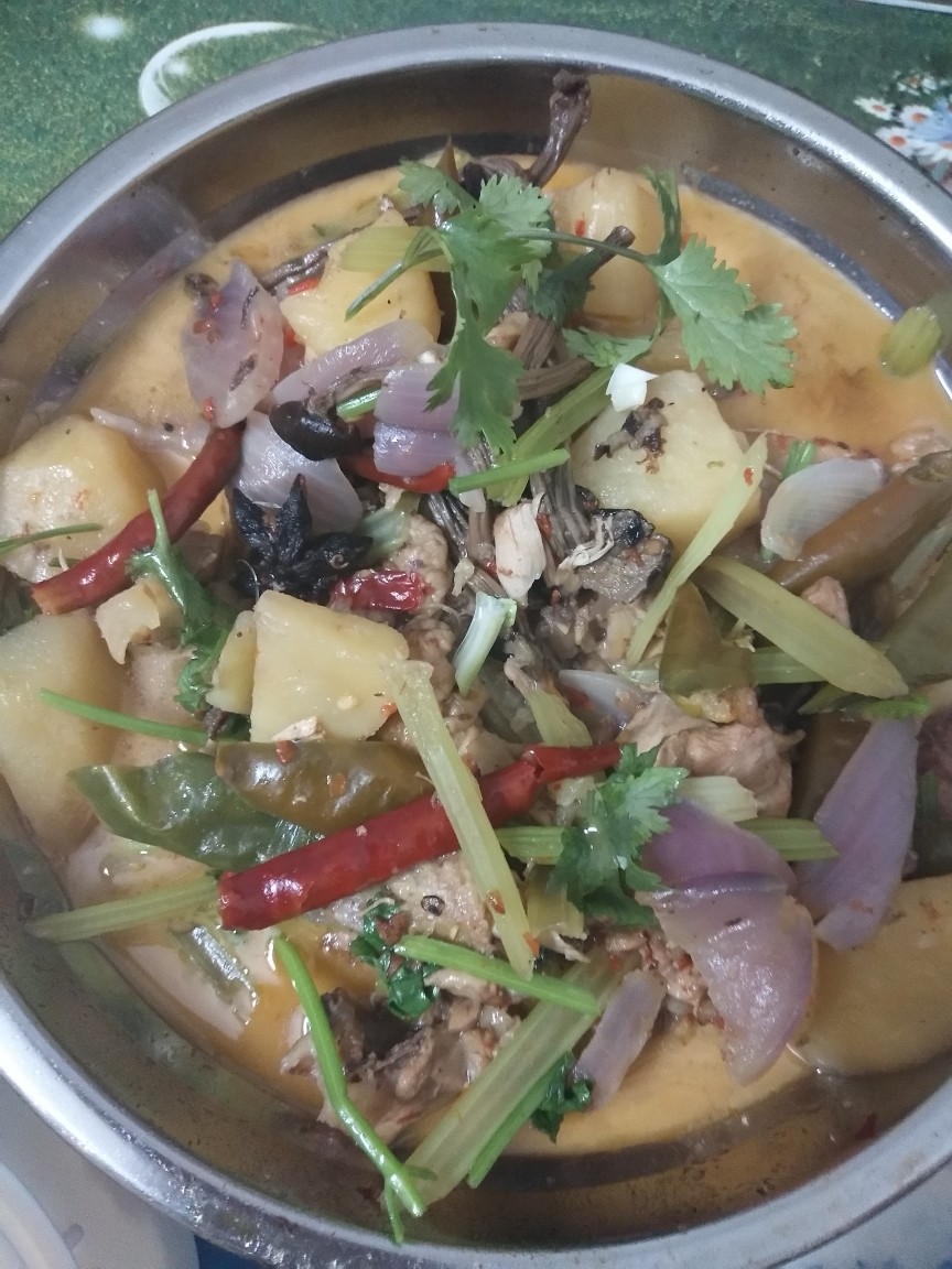 麻辣鸡煲