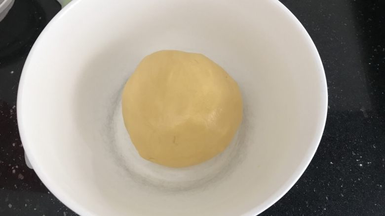 蔓越莓司康,手揉成面团,静置15分钟