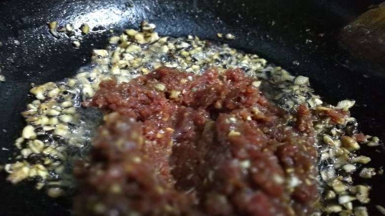 百搭香菇牛肉酱,加入牛肉末