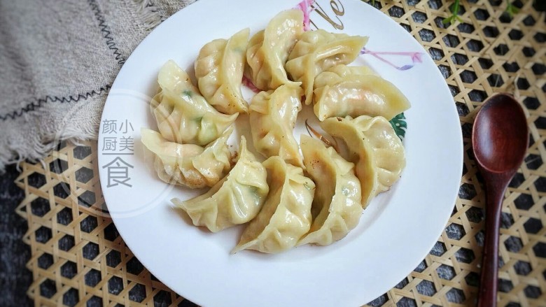 红萝卜煎饺,成品。