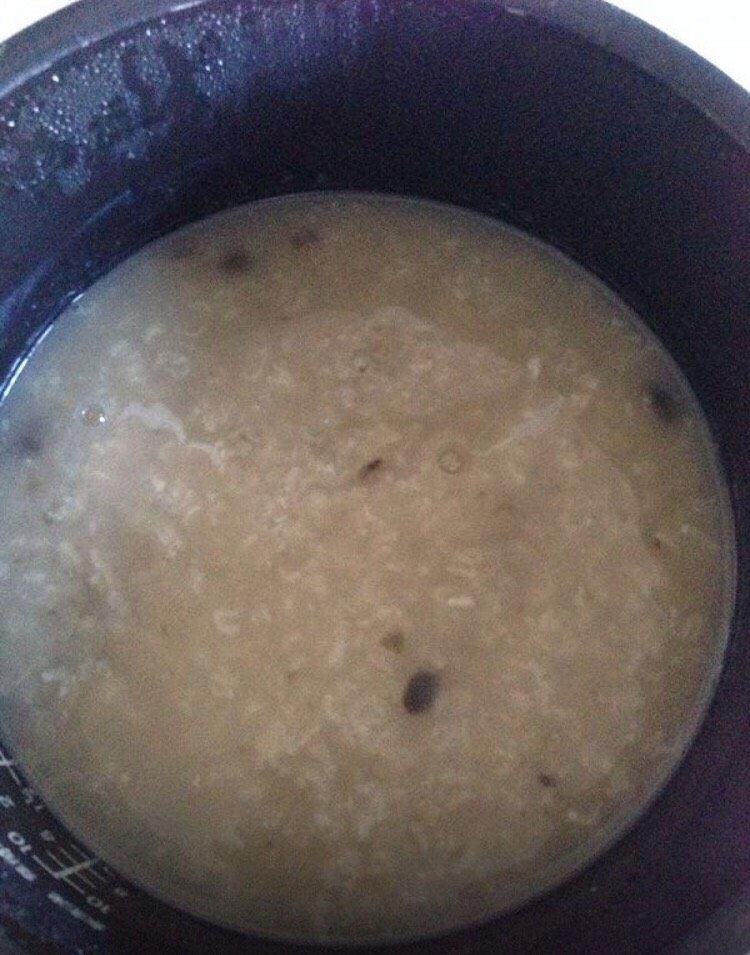 快手早餐 皮蛋瘦肉粥,粥煮至绵稠状态