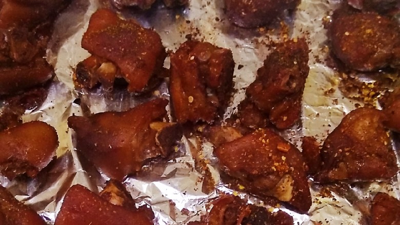 快手正餐烤猪手,放入烤箱,200度,烤二十分钟即可