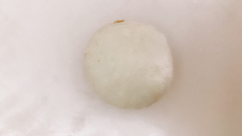 柠檬乳酪软欧包,收好后的面团