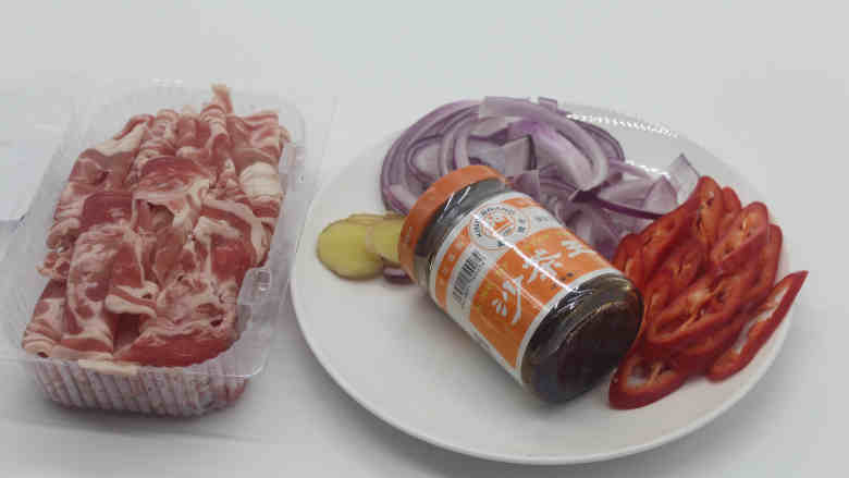 小炒羊肉片, 材料备齐。