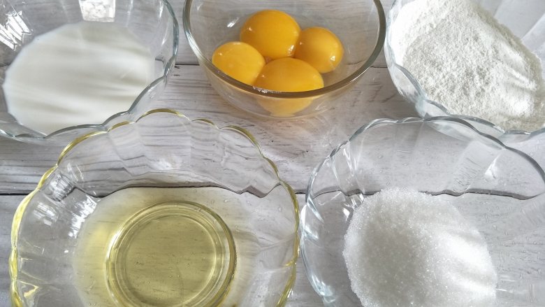 网红豆乳盒子,搭配水果更好吃,准备食材。