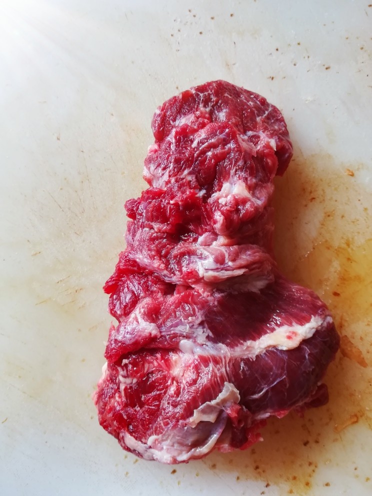 水煮肉片2,一块<a style='color:red;display:inline-block;' href='/shicai/ 216'>牛肉</a>