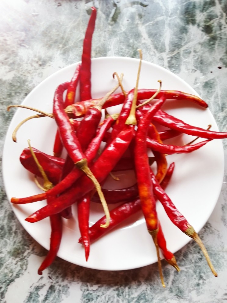 水煮肉片2,干辣椒适量