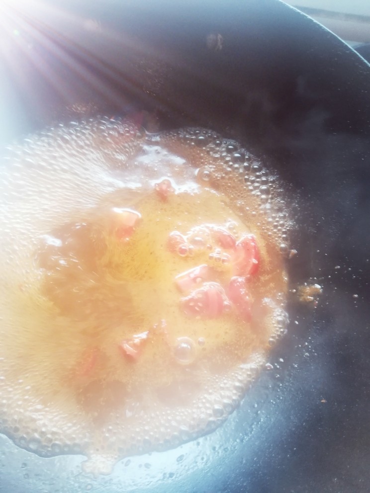 水煮肉片2,最后放入番茄煮一分钟