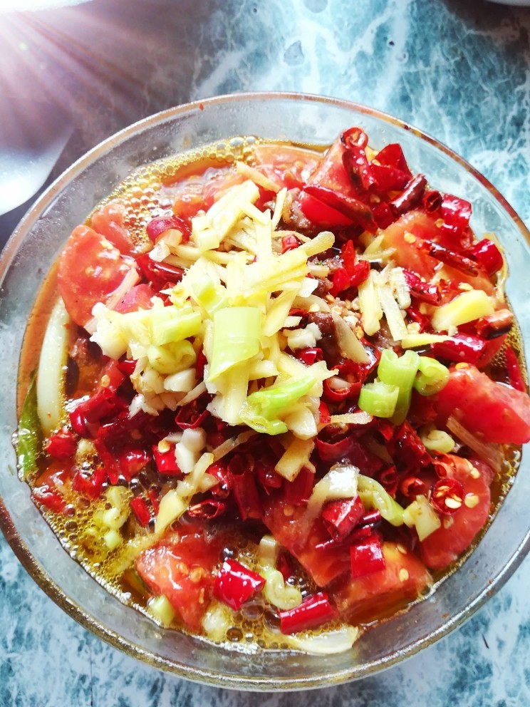 水煮肉片2,把油搅下去即可