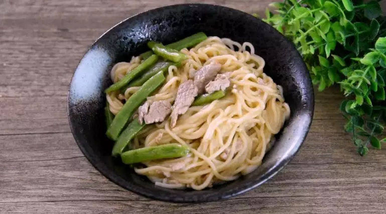 来一碗家的味道——豆角焖面,开动啦~!