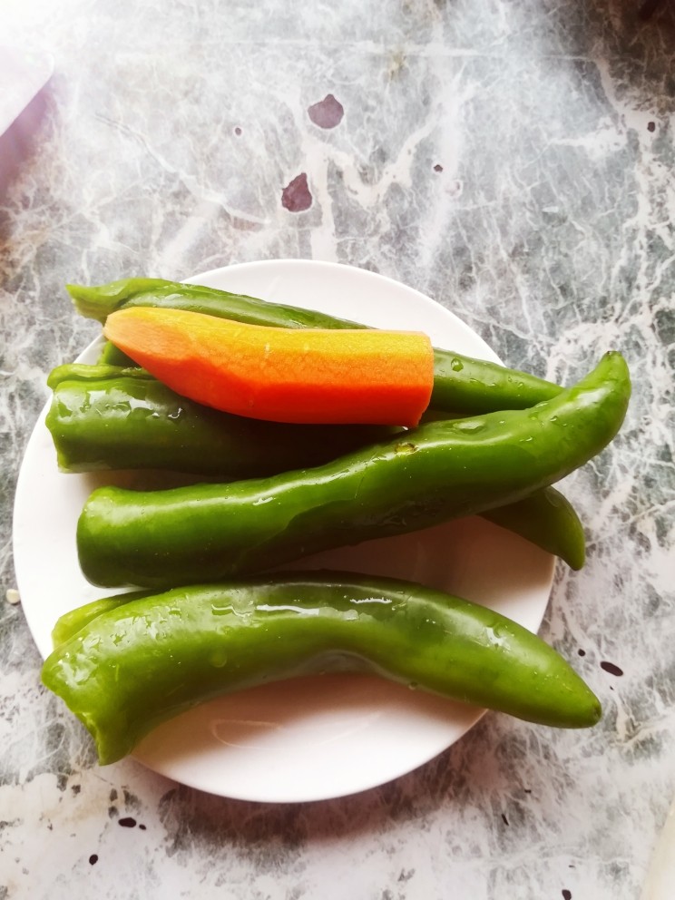 三丝青椒炒肉,<a style='color:red;display:inline-block;' href='/shicai/ 10089'>青辣椒</a>