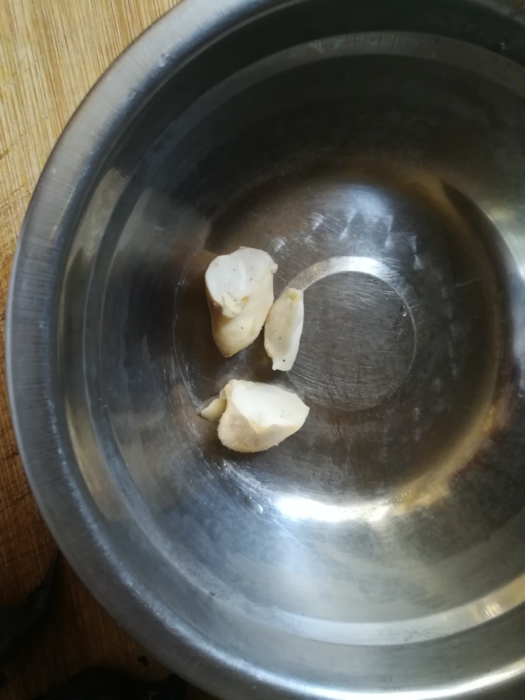 时令糕点,Q弹可口,还可以抗癌减肥的,菱角糕,不到20秒就取出一个菱角