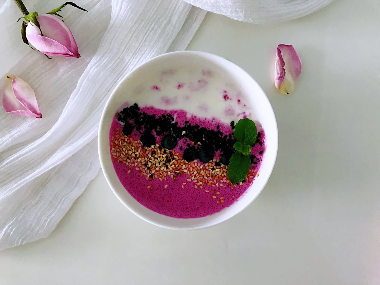 火龙果芝香思慕雪，酸奶与天然植物色素的浪漫邂逅