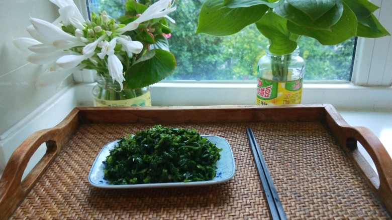 新文美食 凉拌香芹叶,成品图