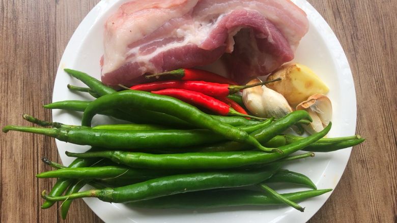 农家小炒肉,食材合影,<a style='color:red;display:inline-block;' href='/shicai/ 694'>豆豉</a>没有入镜哈