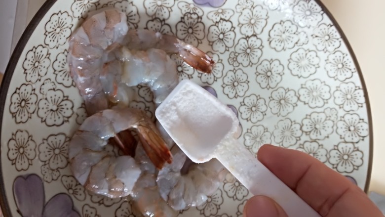 鸟巢虾,加少许盐