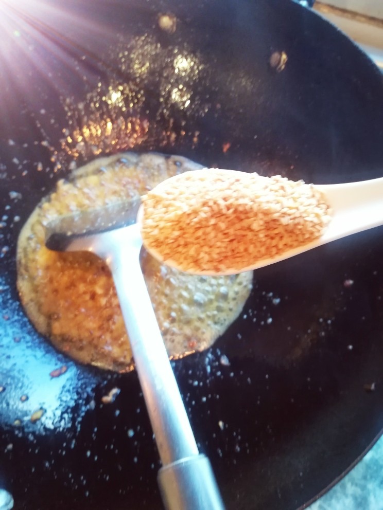 蒜香排骨,方一勺白芝麻