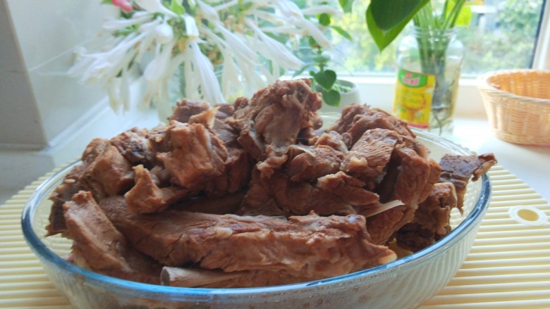 新文美食 七夕家常煮猪骨头,成品图