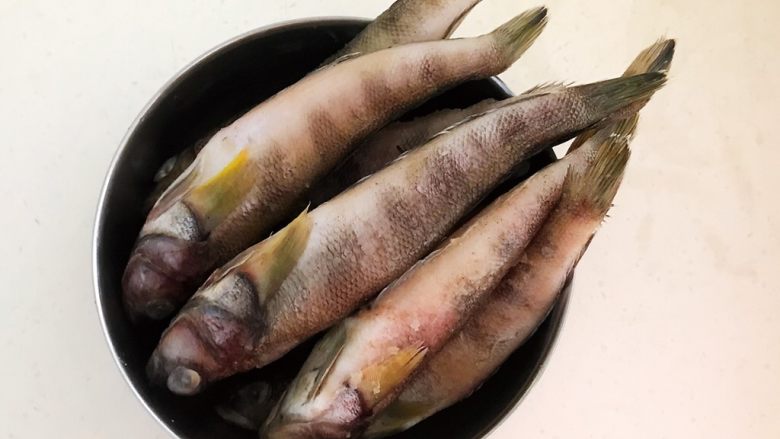 #年年有鱼# 红烧海黄鱼,海黄鱼8条
