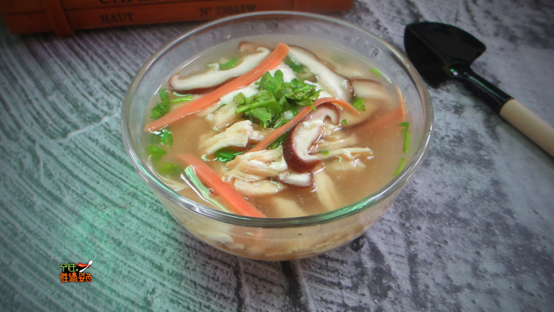 香菇鸡丝豆腐汤,可以帮助清热祛暑