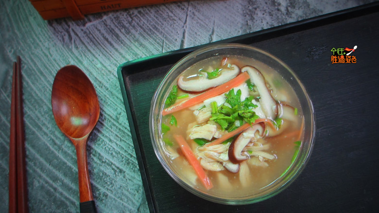 香菇鸡丝豆腐汤,还能帮你排出体内积聚的毒素