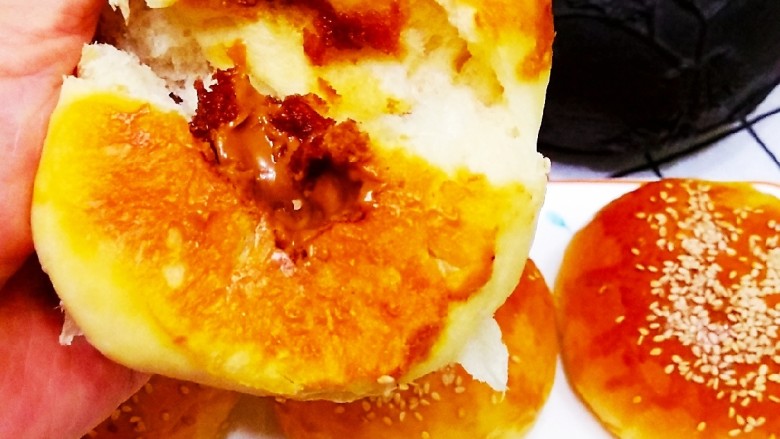 焦糖馅餐包,内馅焦糖味浓郁,简直就是太好吃了