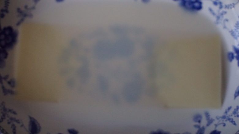 沙皮狗,取吉利丁片放入适量<a style='color:red;display:inline-block;' href='/shicai/ 13431'>纯牛奶</a>中软化