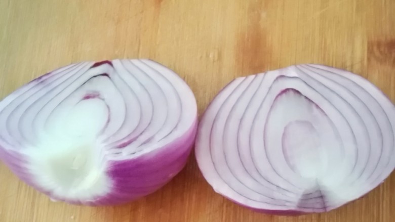 素炒洋葱,洋葱对半切