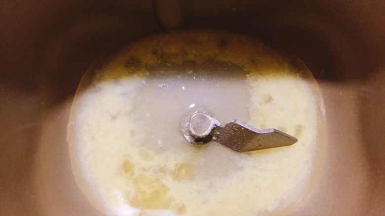 午餐肉鲜虾彩椒披萨,细砂糖,细盐